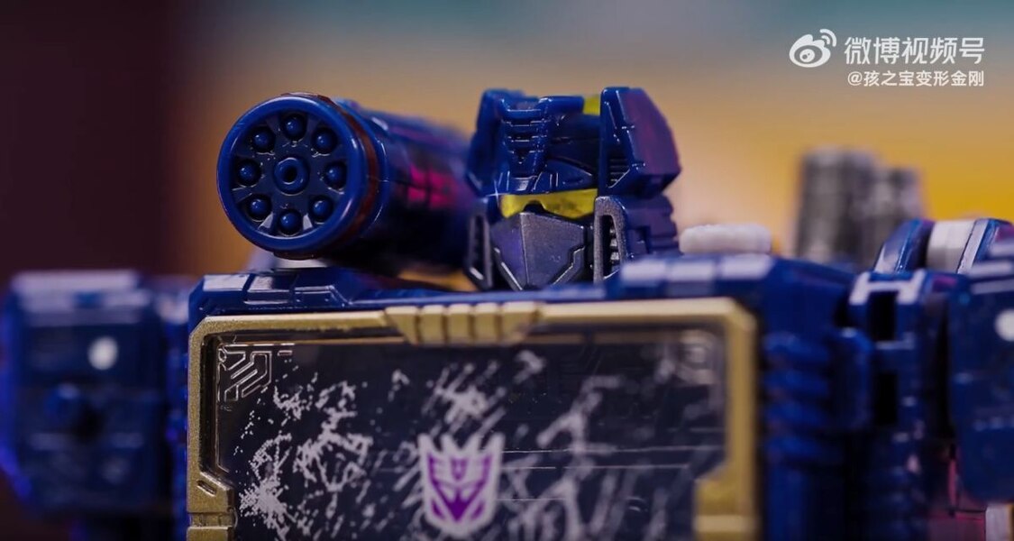 Transformers Soundwave Vs Windblade Dance Off   Official Stop Motion Video  (4 of 41)